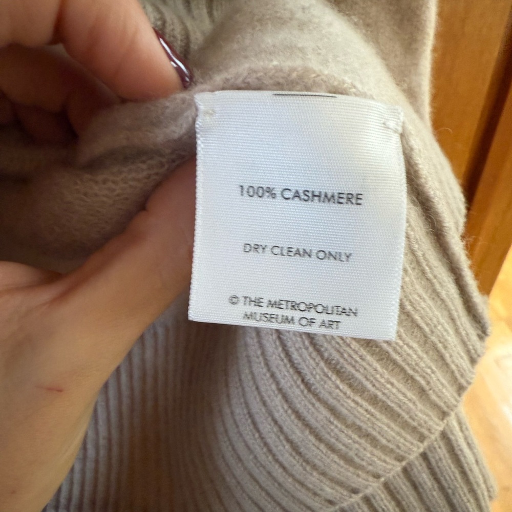 NWT New White + Warren Beige Crewneck Sweater Collab with Met Museum of Art - Picture 8 of 8